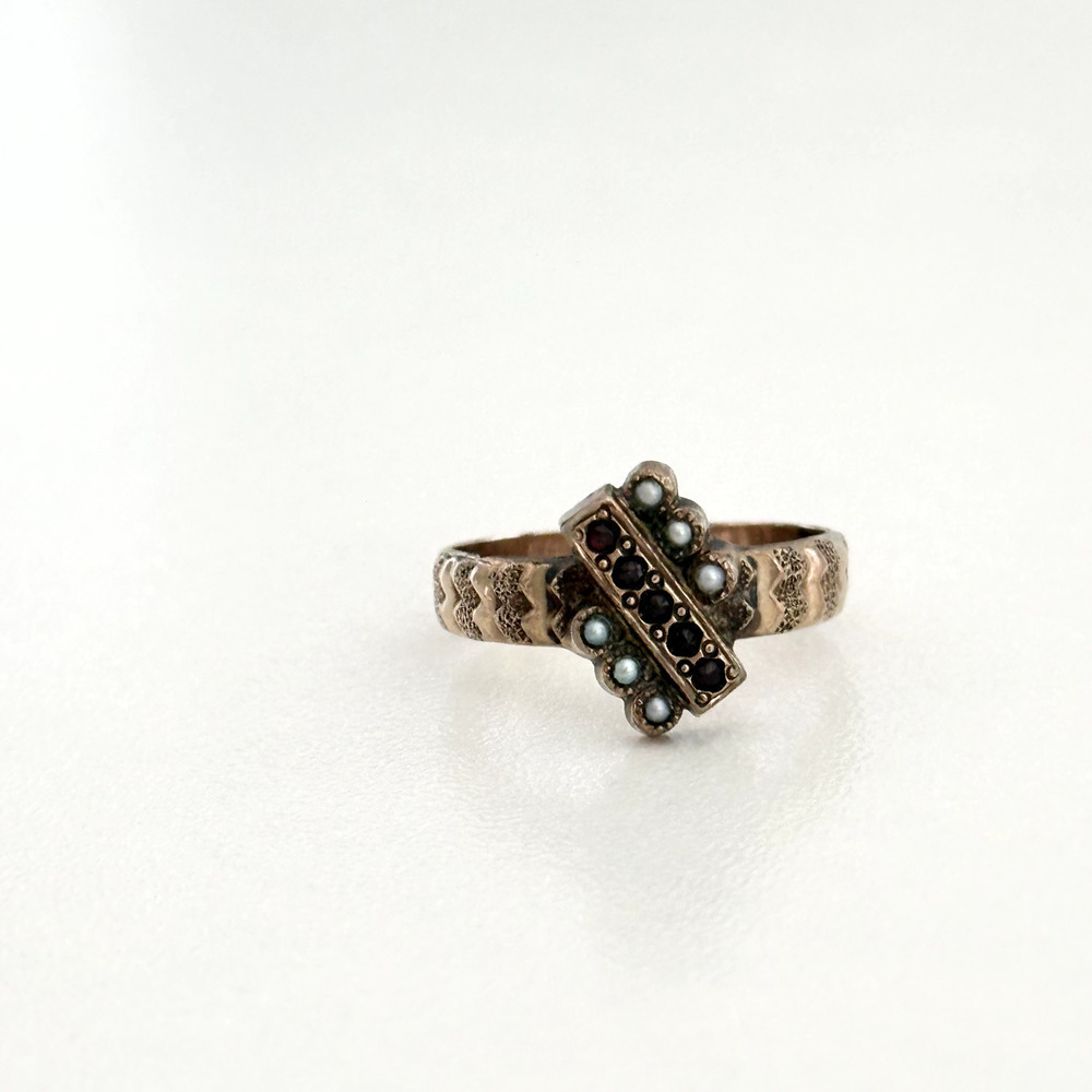 Antique Victorian 14K Yellow Gold Garnet & Seed Pearl Ring Size 6 - Picture 2 of 12